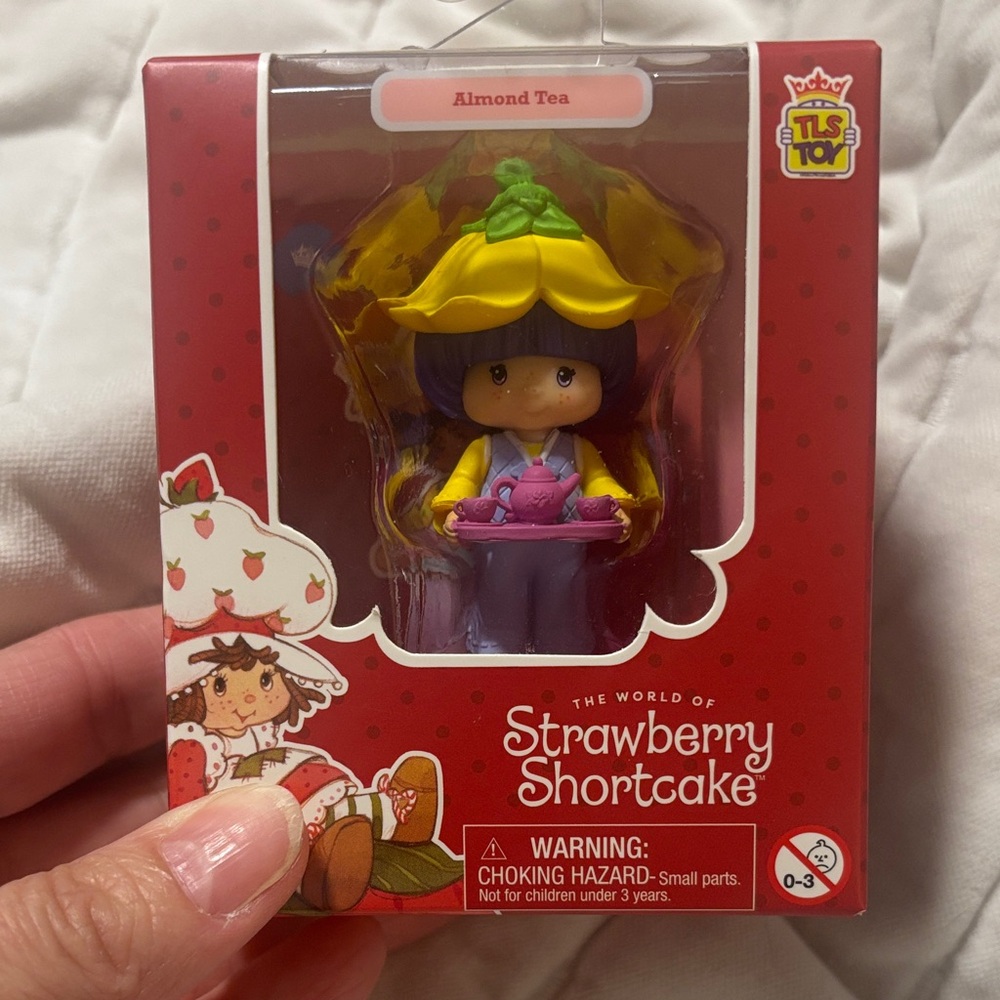Strawberry Shortcake Almond Tea Loyal Subjects Cheebee
